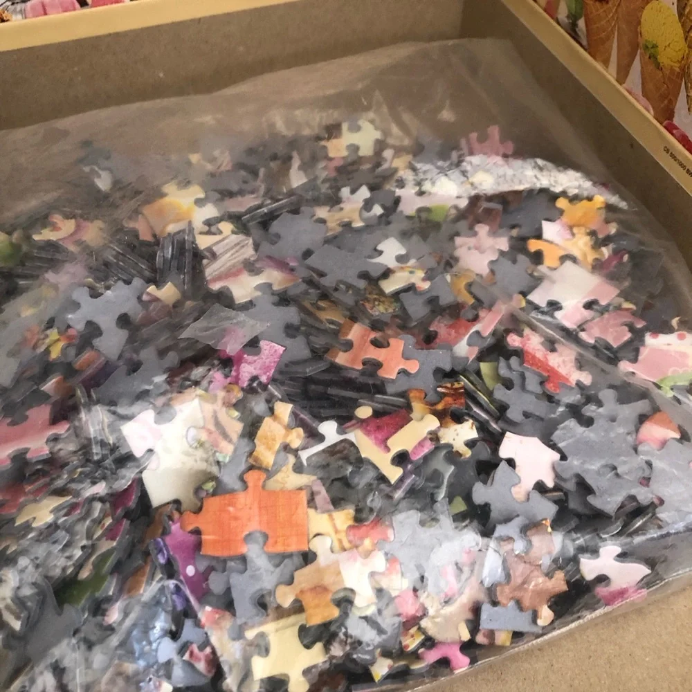 Cobble Hill 80367 Frozen Treats 1000 piece puzzle - Picture 4 of 10